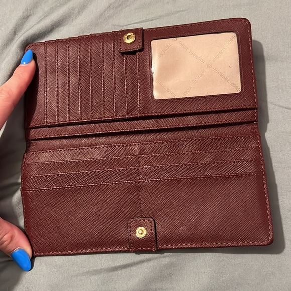 Michael Kors Wallet - Picture 2 of 3